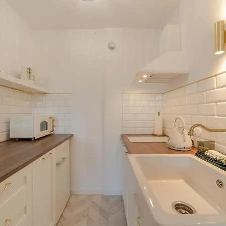 Apartment Artistic Pearl Mokotow, Piwarskiego 11 *