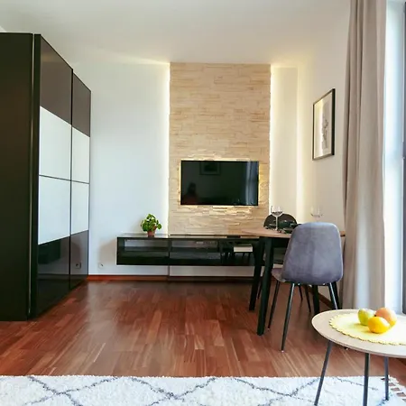 Better - Wlodarzewska 81 - Bezplatny Garaz Warsaw