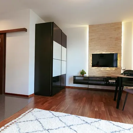 Better - Wlodarzewska 81 - Bezplatny Garaz Warsaw
