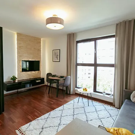 Better - Wlodarzewska 81 - Bezplatny Garaz Apartment