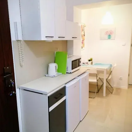 Hostel Ursus Rooms-self Check-in Varşova