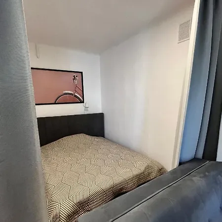 Appartement Ohmyhome - Hala Mirowska *