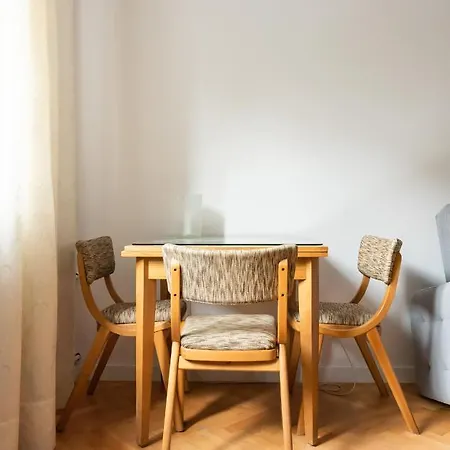 Plac Zbawiciela 3-bedroom Warsaw