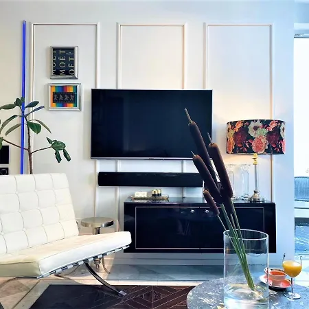 아파트 Luxury At Center At Palace +netflix! 바르샤바