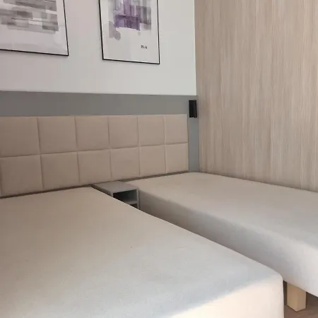 Apartament In Very Close To The Center, Free Underground Parking, Wifi, Air Conditioning, Balcony *