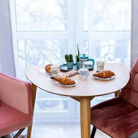 Apartment Romantyczny, Nowoczesny W Sercu Placu Zbawiciela!