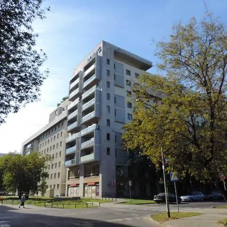 Rodzinny Na Zoliborzu Varşova
