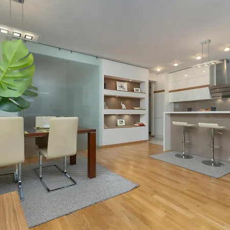 Cosy With Parking In The Centre By Renters * Warschau