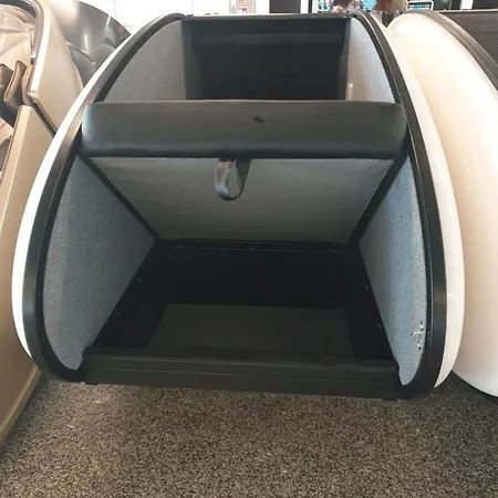 Sleeping Pods Gosleep - Inside Of Chopin Airport, Non Schengen Restricted Zone After Passport Control, Near Gate 2n Kapselhotell