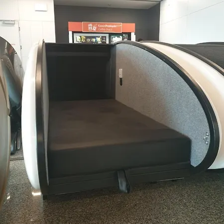 Kapselhotell Sleeping Pods Gosleep - Inside Of Chopin Airport, Non Schengen Restricted Zone After Passport Control, Near Gate 2n *