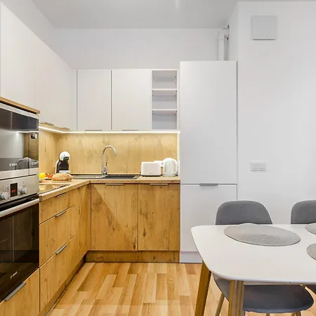 Apartment 19 Dzielnica Kolejowa P&o Serviced *