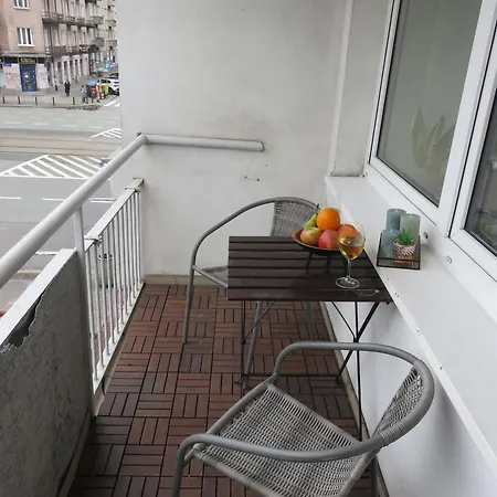 Kompaktowe 2 Pokoje Tramwaj Do Centrum 15 Min Апартаменты *