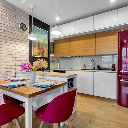 Apartament Wola - Parking, Balcony, Quiet & Quarter - By Rentujemy Warszawa