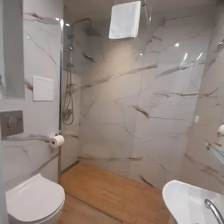 Lubmarex 1 Aleja Solidarnosci 71 Apartament *