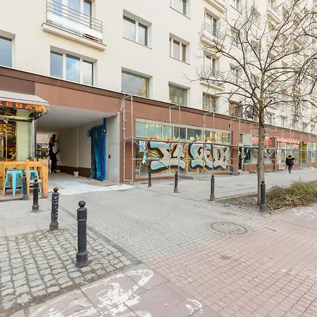 Amazing Spacious In Center By Renters *