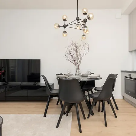 아파트 Amazing Spacious In Center By Renters *