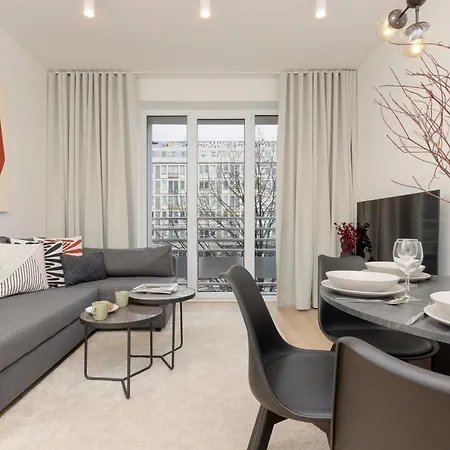 아파트 Amazing Spacious In Center By Renters