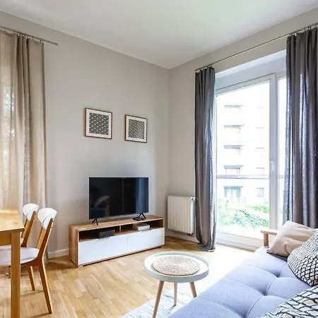 Bright And Cozy Near Park, With A Huge Terrace. * Warschau
