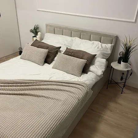 Airport Apartmán *