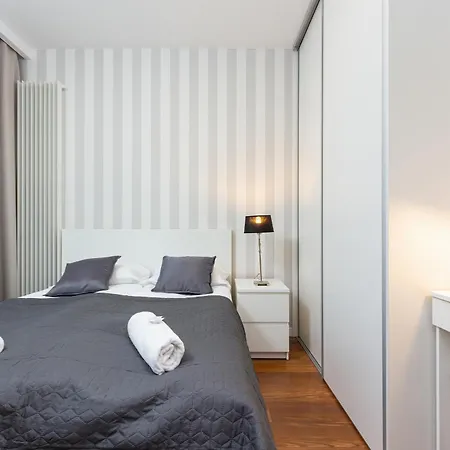 Royal Center Mennica By Renters 아파트 *