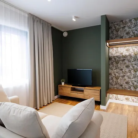 B85 Aparthotel *