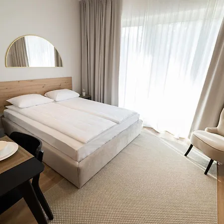 Aparthotel B85 *