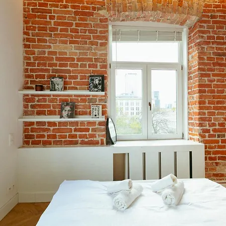 Wspolna 54a - Free Parking - Dla 6 Osob - 450 Metrow Od Dworca Centralnego I Zlotych Tarasow - Better Apartamento Varsovia