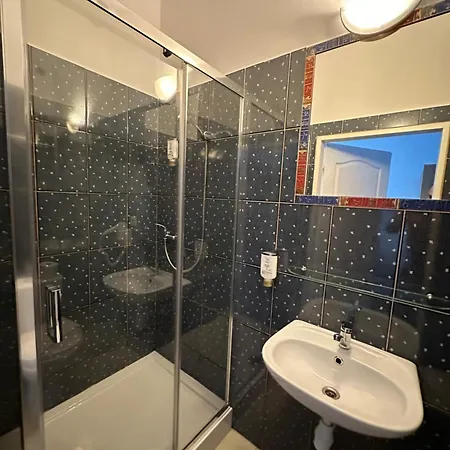 Lezzet Goscinny & Turkishrestaurant Oda ve Kahvaltı Varşova