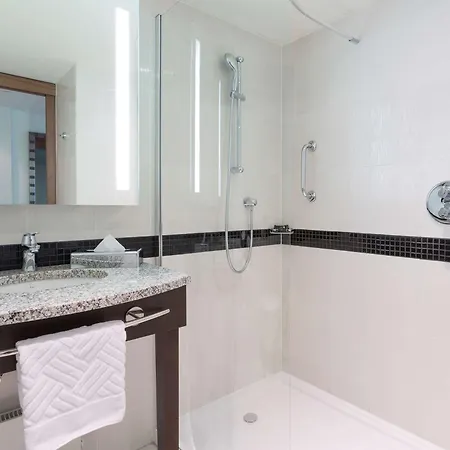 Hampton By Hilton Centre ורשה