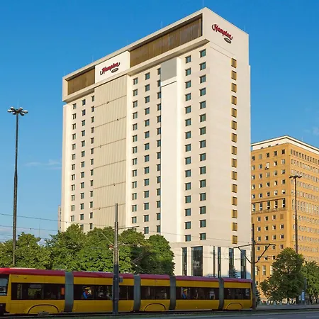 Hampton By Hilton Centre מלון ורשה