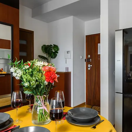 Daire Luxury In Platinum Tower Varşova