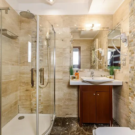Luxury In Platinum Tower Varşova