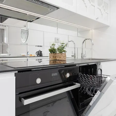Apartament Elegant With Balcony & Parking By Renters Warszawa