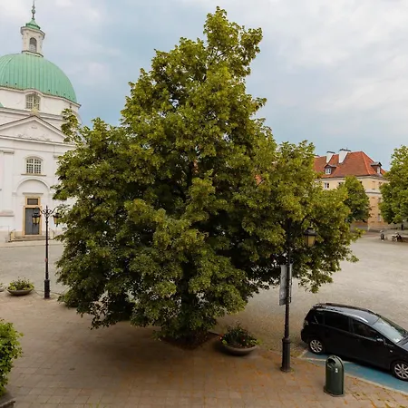 New Town Square For 5 Guests By Renters Appartamento *