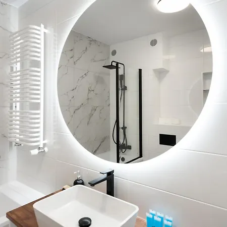 Brzeziny Deluxe Apartmán *