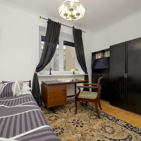 Lejlighed Vintage Sengera Cichego With 3 Bedrooms By Renters Warszawa