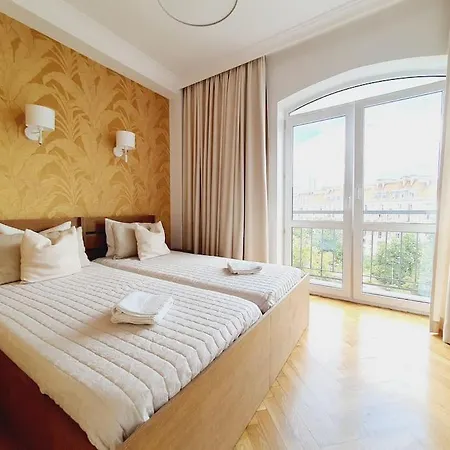 Apartamento Wyzwolenia , Lazienki Park & Zbawiciela Sq. 2'
