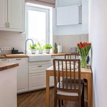 Apartamento Wyzwolenia , Lazienki Park & Zbawiciela Sq. 2' Varsovia