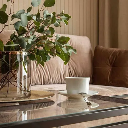 Apartamento Wyzwolenia , Lazienki Park & Zbawiciela Sq. 2' Varsovia