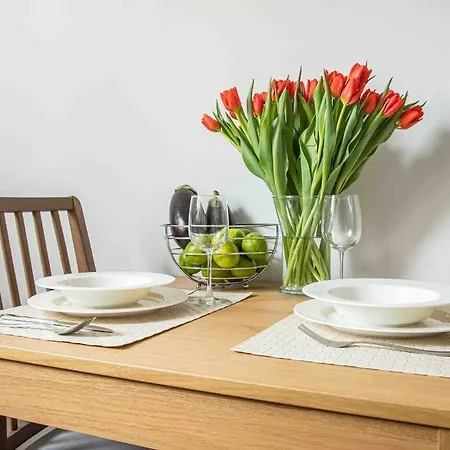 Wyzwolenia , Lazienki Park & Zbawiciela Sq. 2' Apartamento Varsovia