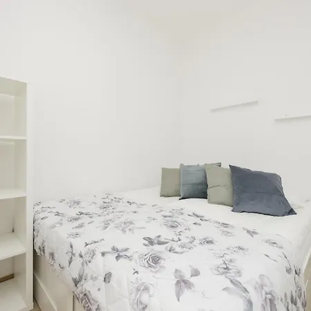 Cozy & Comfortable Grodeckiego By Renters * Warszawa