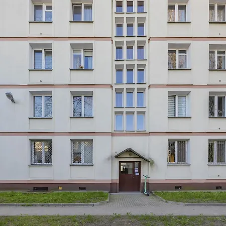 Cozy & Comfortable Grodeckiego By Renters Warszawa