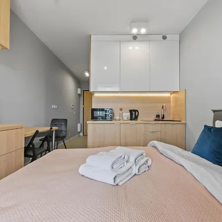 Rentplanet - Wiktoryn Apartamento Varsovia