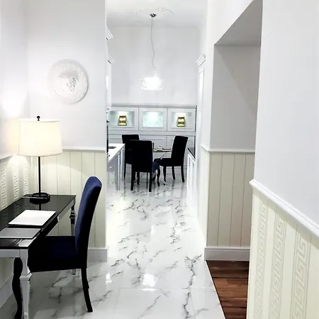 Mondrian Luxury & Old Town מלון דירות ורשה