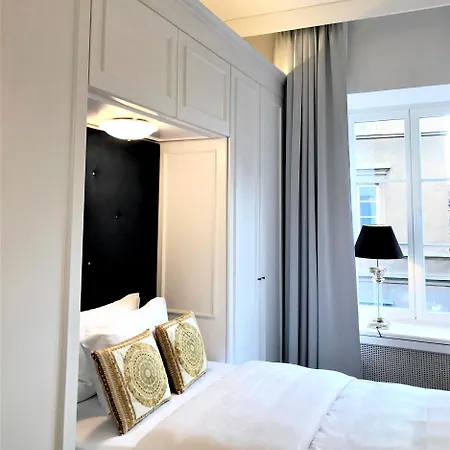 מלון דירות Mondrian Luxury & Old Town *