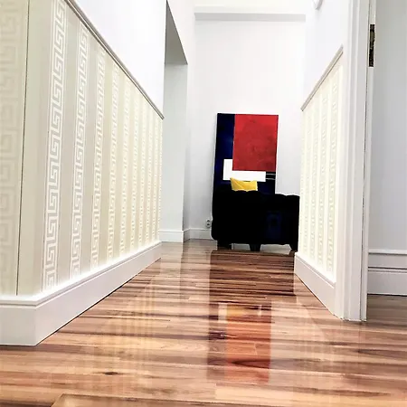 מלון דירות Mondrian Luxury & Old Town *
