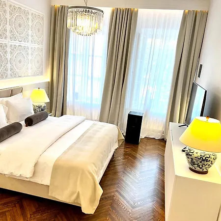 Mondrian Luxury & Old Town * ורשה