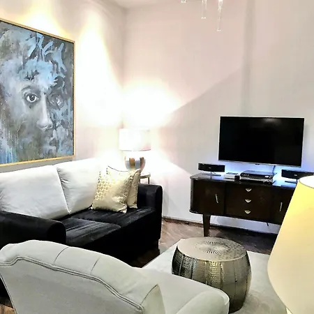 מלון דירות Mondrian Luxury & Old Town