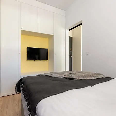 Apartment Karolkowa 28 Ii - Premium With Balcony By Renters