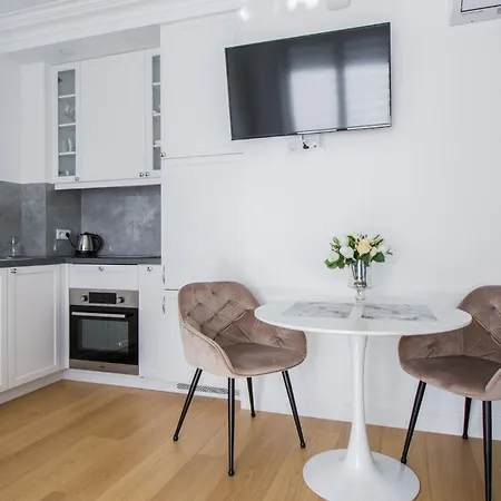 Seasons By Alluxe Boutique Apartment *
